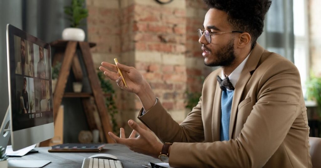 Como a Crowd se compara a Creators.LLC