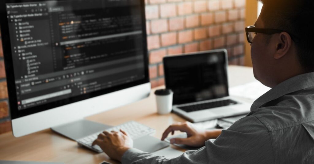 O que faz um desenvolvedor back-end