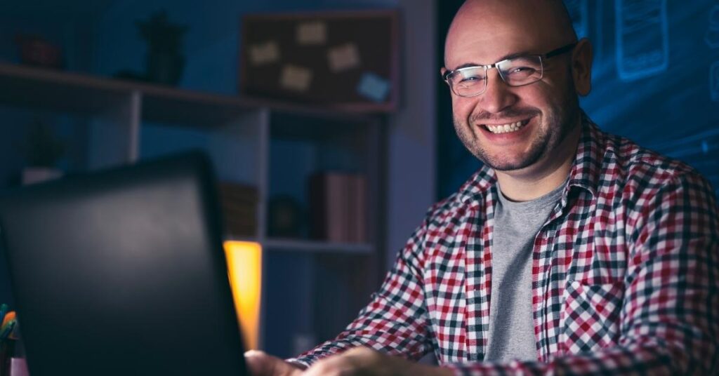 Quais tipos de jobs remotos um desenvolvedor front-end pode conseguir na plataforma Crowd?