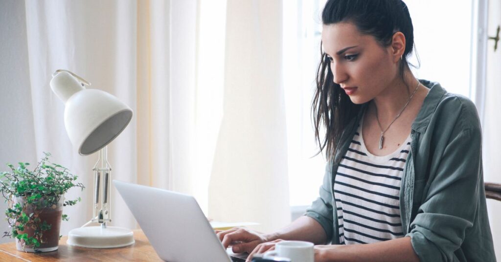 Relembrando: o que faz um redator