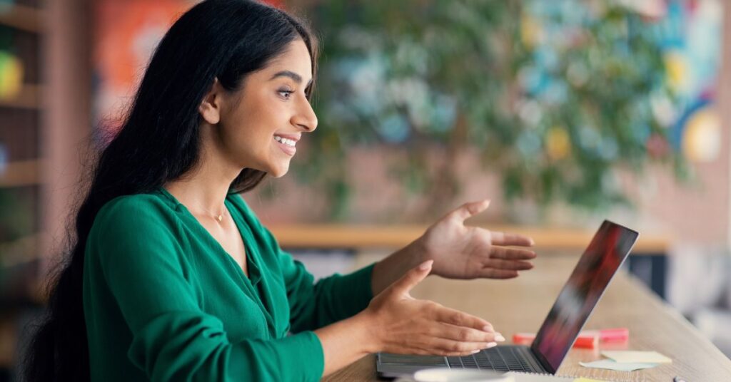 Como contratar um profissional de marketing digital?