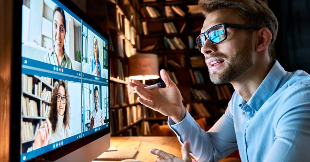 O que considerar antes de contratar um profissional de marketing digital para o seu projeto